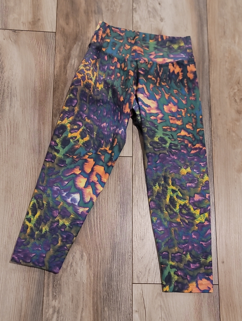 Liquido Capri Leggings
